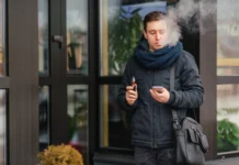 11,7% de los adolescentes consume tabaco y 34,5% estuvo expuesto al humo en su hogar