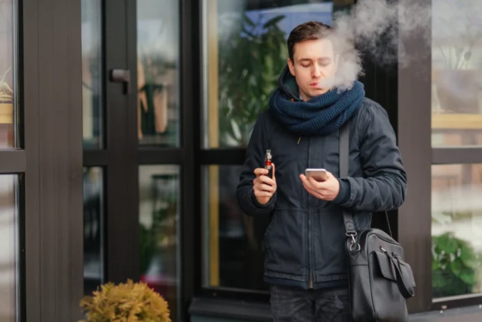 11,7% de los adolescentes consume tabaco y 34,5% estuvo expuesto al humo en su hogar