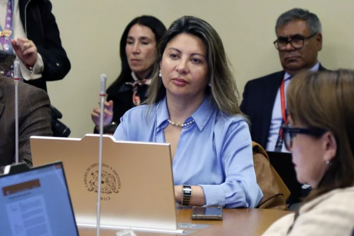 ¿Dónde están? Diputada Valdebenito pide esclarecer falta de trazabilidad de menores haitianos ingresados a Chile