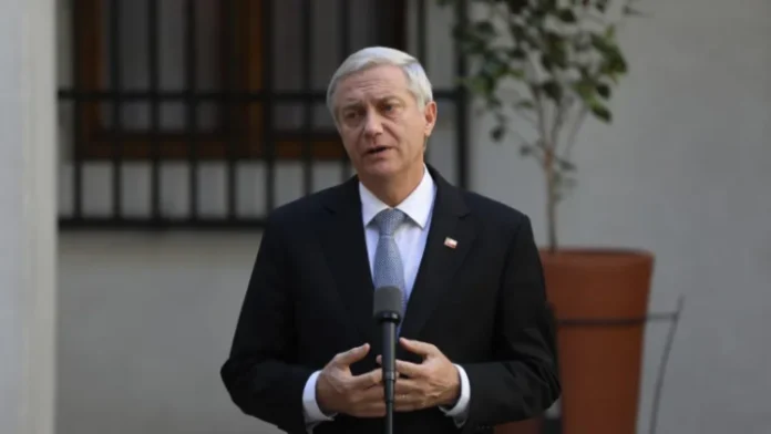 Encuesta Criteria: Aprobación del Presidente Kast repunta al 40% y desaprobación cae seis puntos