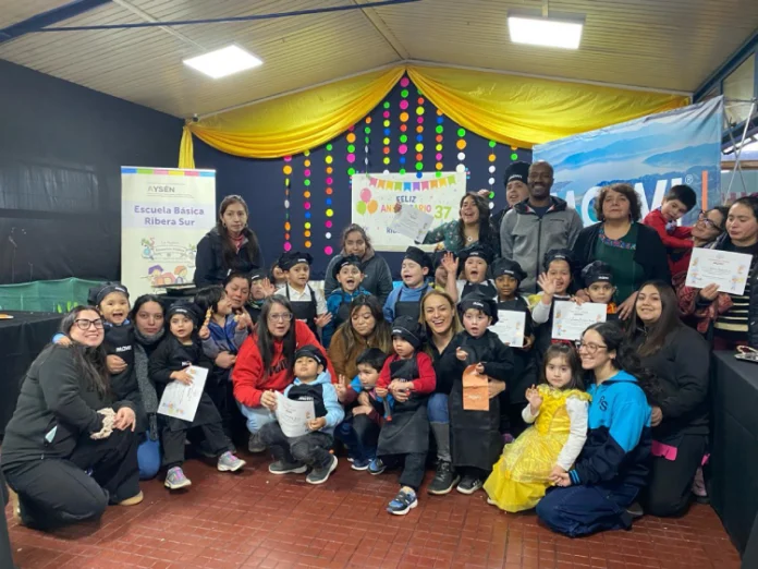 “Pequeños Chefs” de Mowi Chile llevó aprendizaje y alimentación saludable a estudiantes de la Escuela Ribera Sur de Puerto Aysén