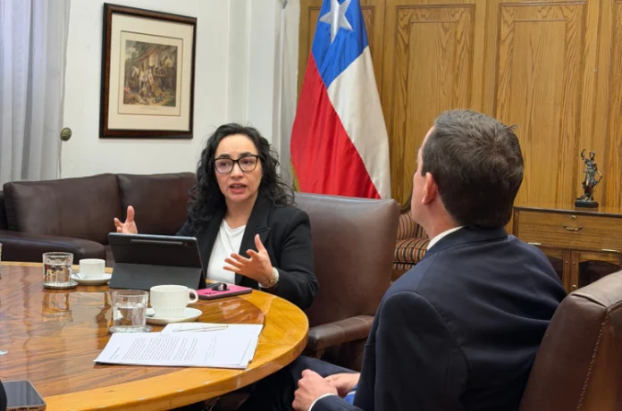 Diputada Macías aborda con ministro de Justicia futuro del penal de Cochrane y nueva cárcel para Aysén