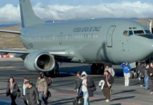 De vuelta a casa: Estudiantes de Aysén se reencontraron con sus familias en vuelo institucional de la Fuerza Aérea de Chile