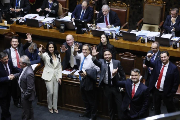 Ministro Quiroz y aprobación en particular del proyecto de Reconstrucción Nacional en el Senado: “Chile necesita crecer y este proyecto lo hace posible”