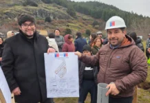 Tras 21 años sin proyectos habitacionales, Puerto Río Tranquilo celebra la instalación de la primera piedra del conjunto habitacional “Chirifo B”